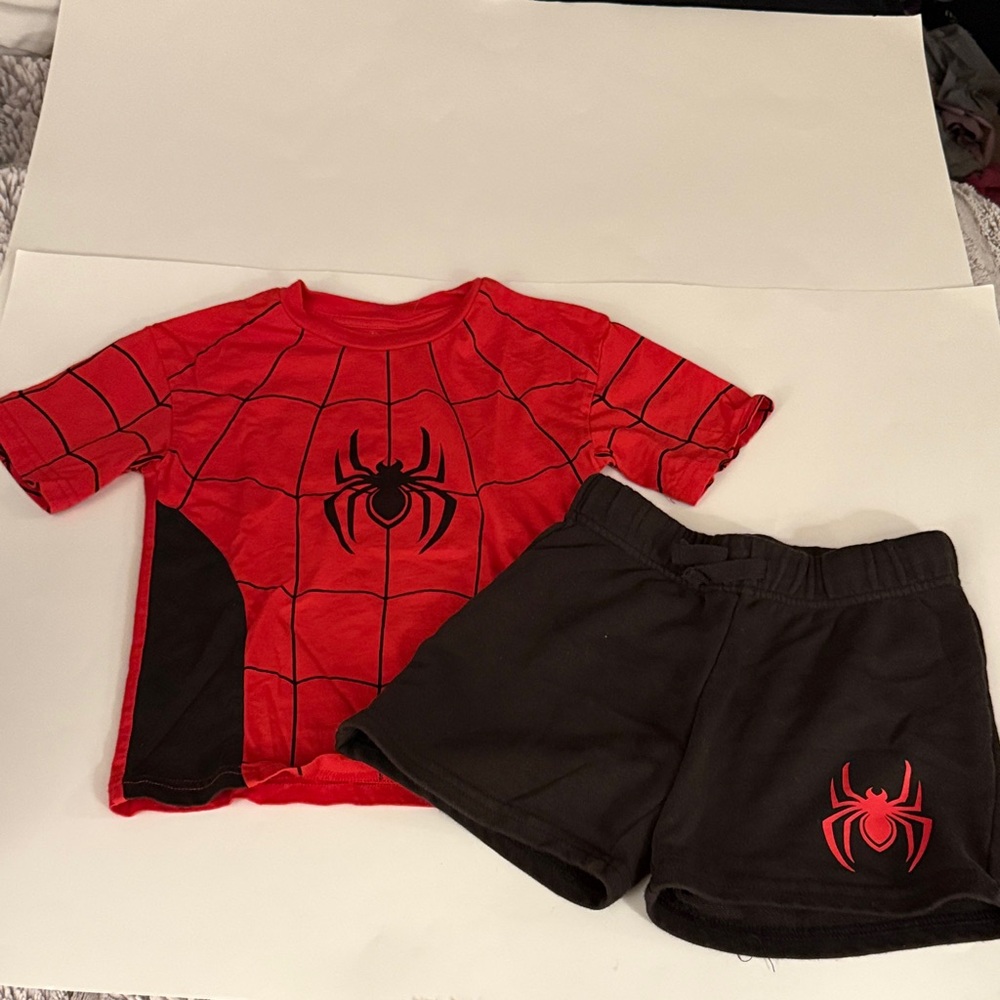 H&M Marvel Spider-Man Graphic T-Shirt & Shorts - 4T